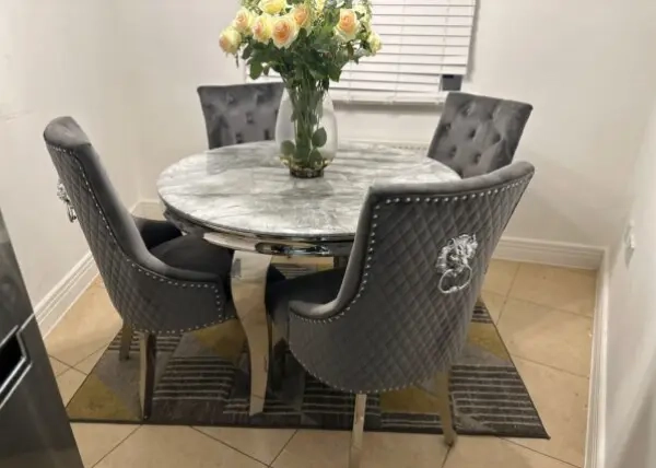 Louis Round Table